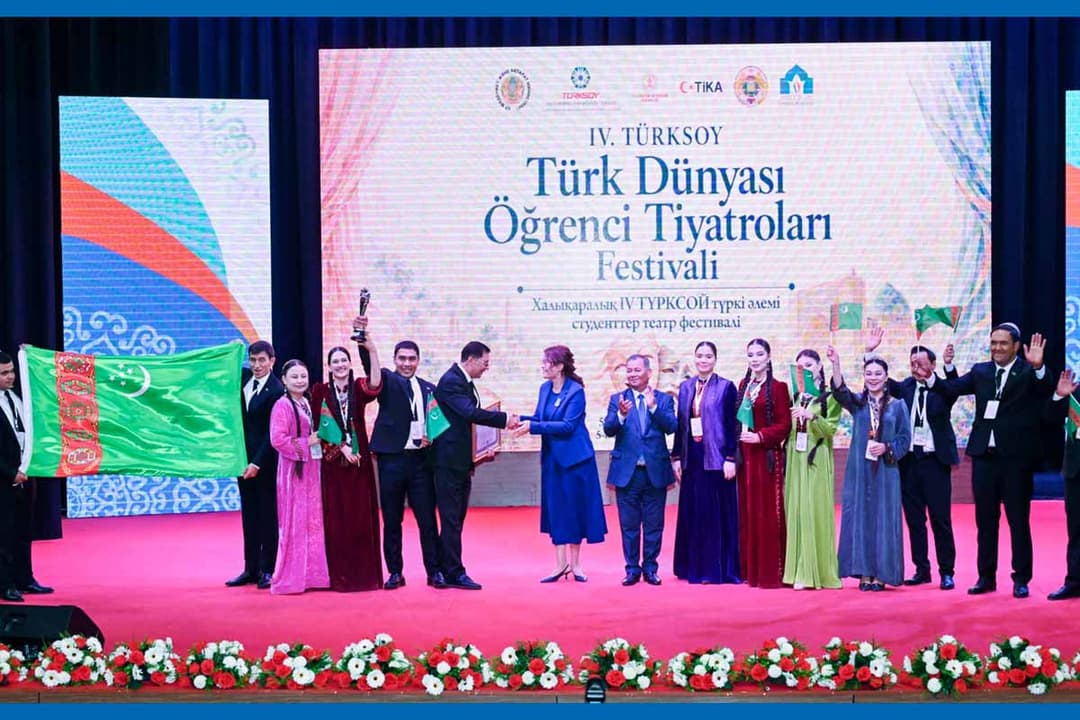 Türkmen talyplary Türküstanda geçirilen halkara teatr festiwalynyň ýörite baýragyna mynasyp boldular