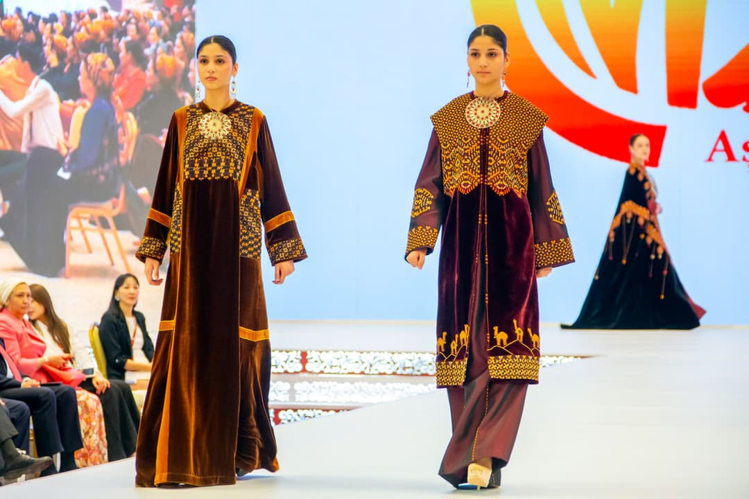 «Miras» modeller öýi halkara moda görkezişinde özboluşly ýygyndysyny tanyşdyrdy