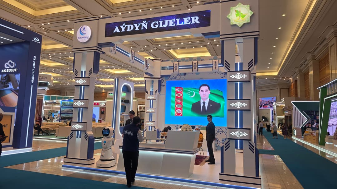 «Aýdyň gijeler» hojalyk jemgyýeti Türkmenistanyň ykdysady üstünlikleriniň sergisinde öz innowasion önümlerini tanyşdyrdy