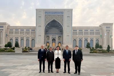 Türkmenistanyň Bilim ministri Özbegistandaky Yslam siwilizasiýasy merkezine baryp gördi