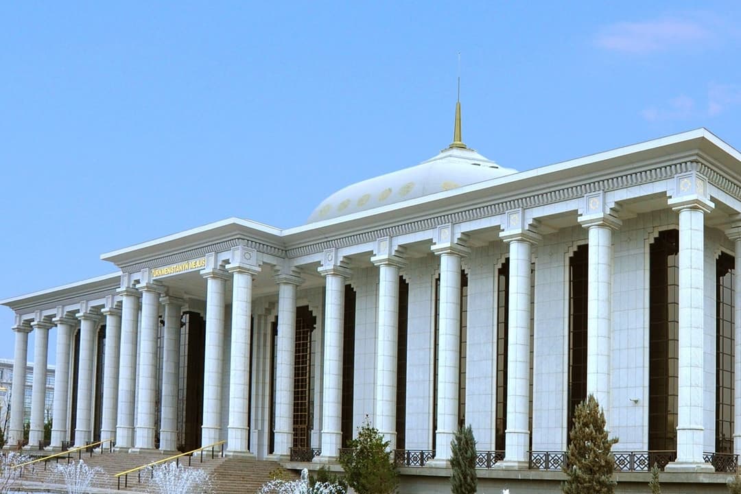 Türkmenistanyň Mejlisinde kanunçykaryjylyk işiniň jemlerine bagyşlanan maslahat geçirildi