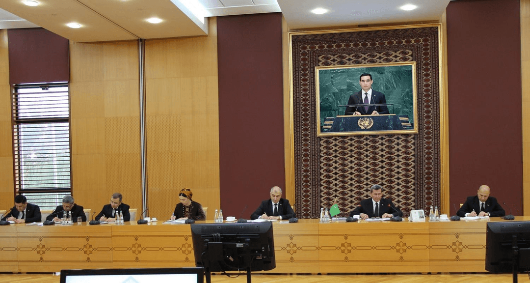 Türkmenistanyň Daşary işler ministrliginde Halk Maslahatynyň çözgütlerini durmuşa geçirmek meseleleri ara alnyp maslahatlaşyldy