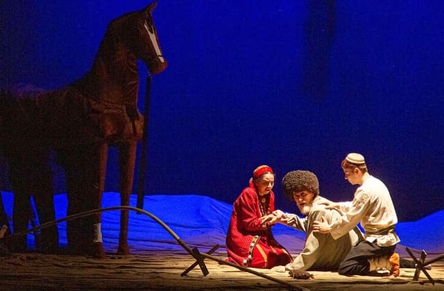 Aşgabat şäheriniň teatrlary tomaşaçylary sahna oýunlara çagyrýar