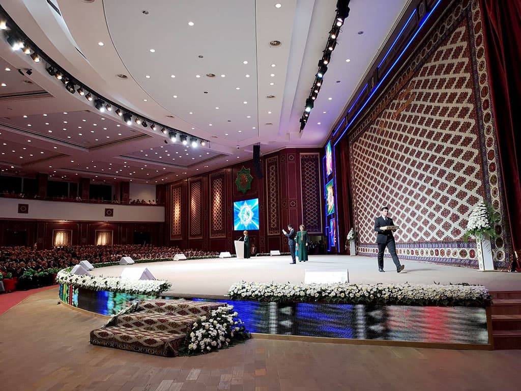 President of Turkmenistan signs resolution on honoring the winners of the "Türkmeniň Altyn asyry" competition