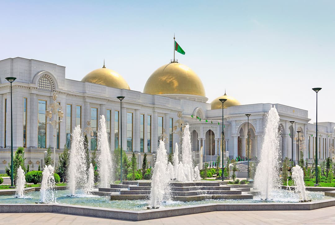 President of Turkmenistan signs a package of key decrees on industrial development, law, and youth policy