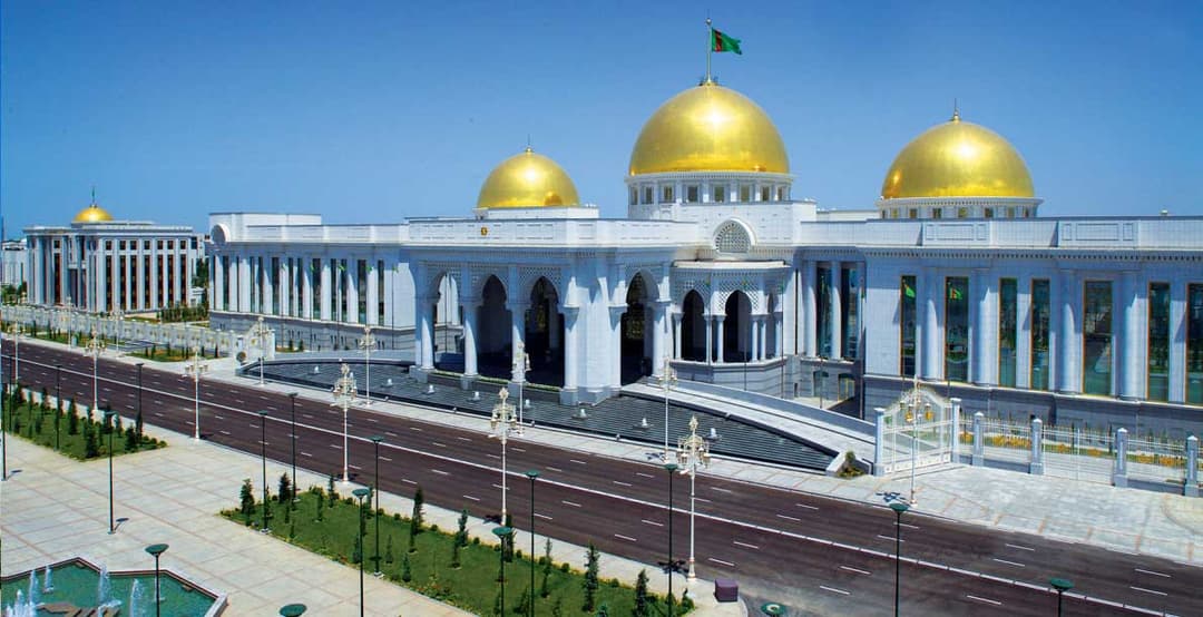 President of Turkmenistan signs decree awarding women the "Zenan kalby" order in honor of the 35th anniversary of Independence