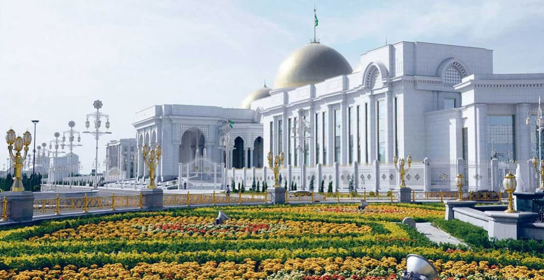 President of Turkmenistan signs decree awarding compatriots the "Gaýrat" medal